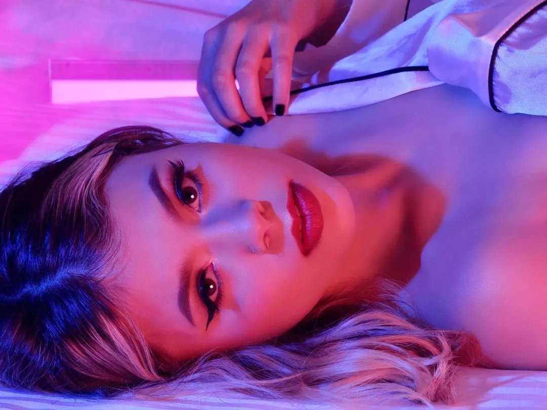 Offline BriannaRost on Streamate