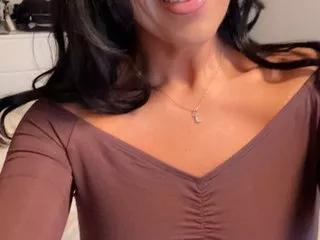 CurvyMILFSienna on Streamate 