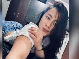 Emily_Slave on Streamate 