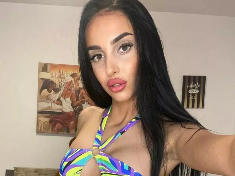 Offline KairaAndrews on Streamate