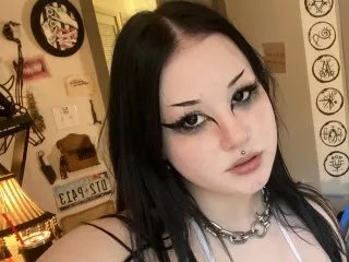 Offline KittenNoire on Streamate
