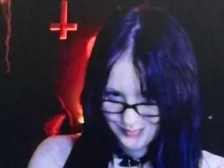 Offline KittenNoire on Streamate