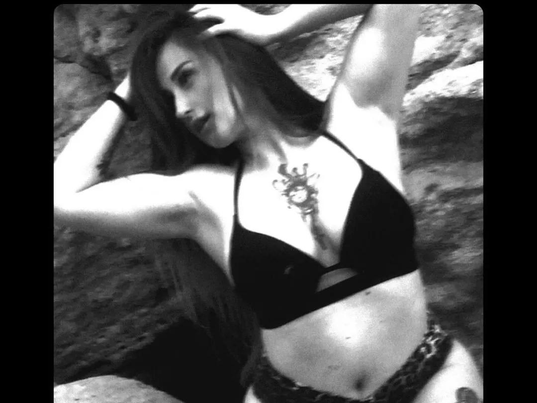PrettyAdellee on Streamate 