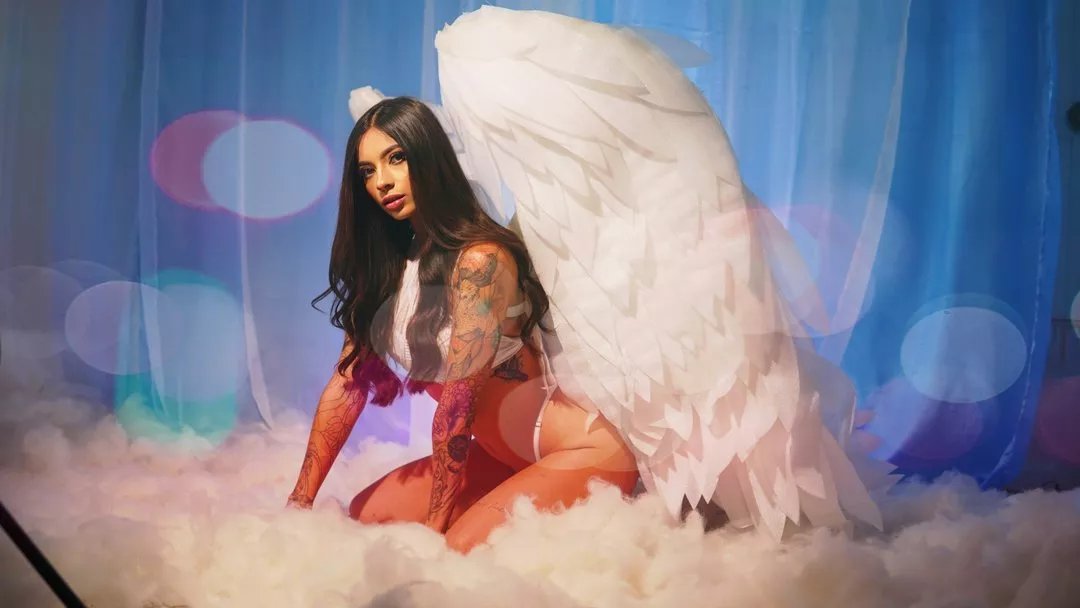 Offline SharonLyn on Streamate