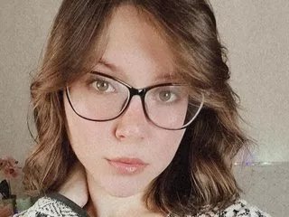 Offline SlyfoxAlice on Streamate