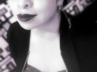 Offline Victoria_Adams on Streamate