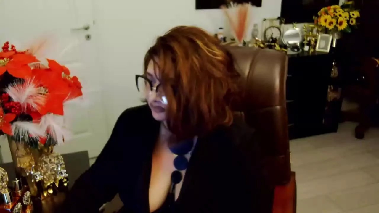 Offline ClassybutNaughty on Streamray