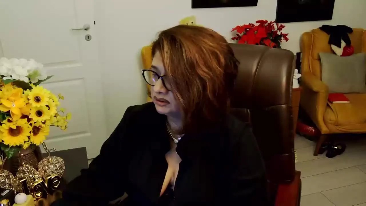 Offline ClassybutNaughty on Streamray