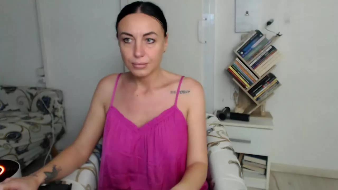 JolieCarla on Streamray 