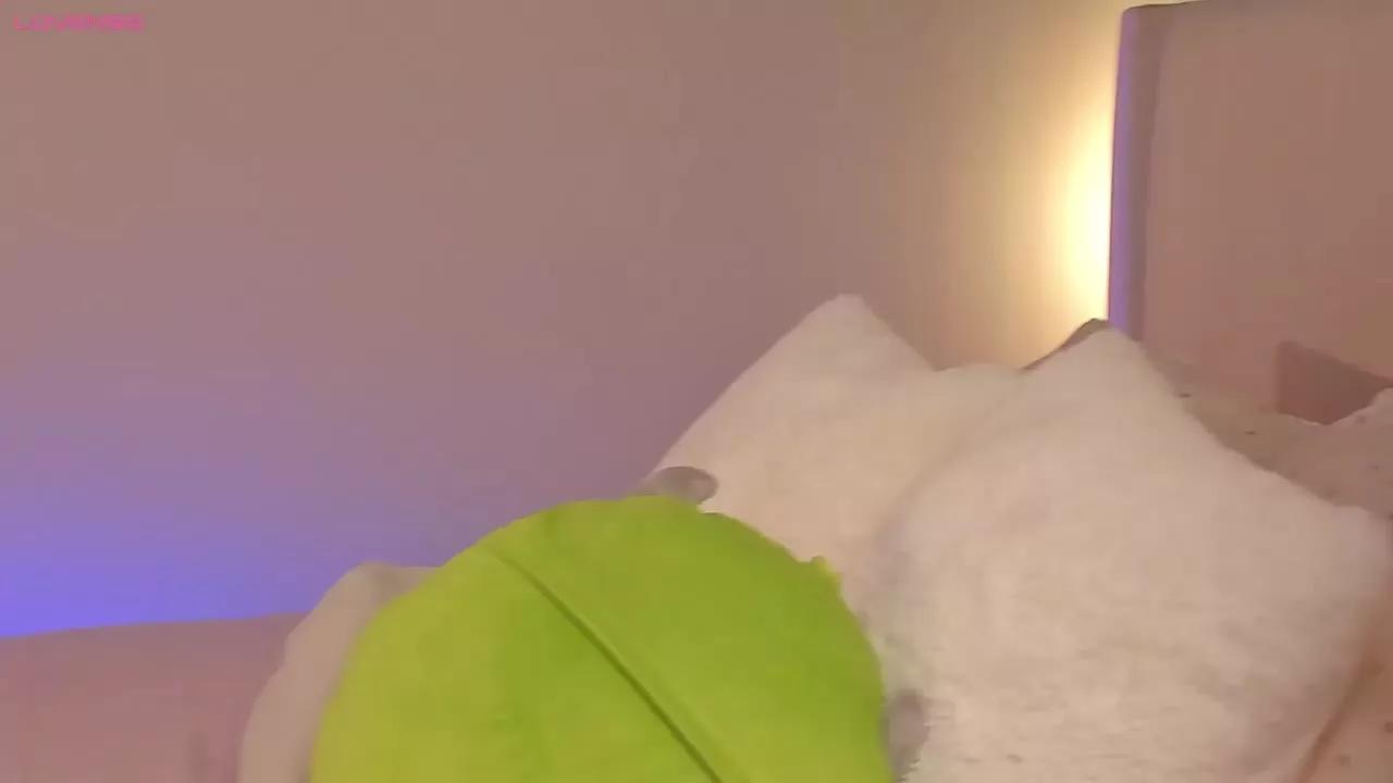 Leila_Carteer on Streamray 