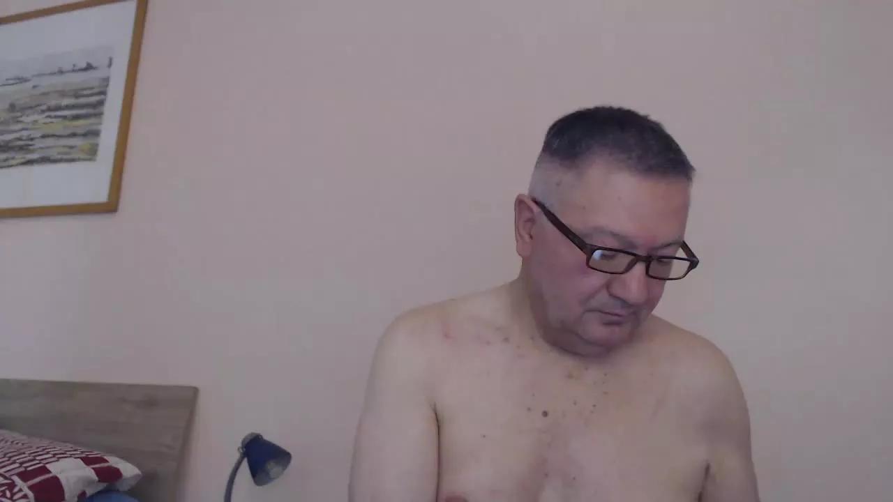 YOU6me on Streamray 