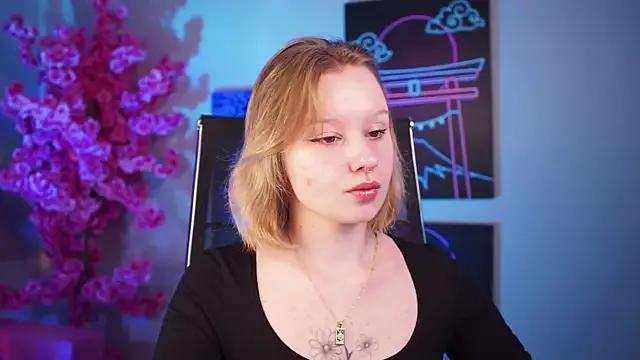 AdeleLoomis on StripChat 