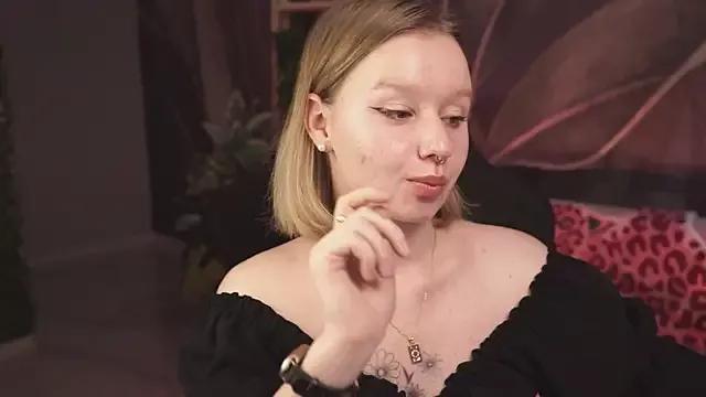 AdeleLoomis on StripChat 
