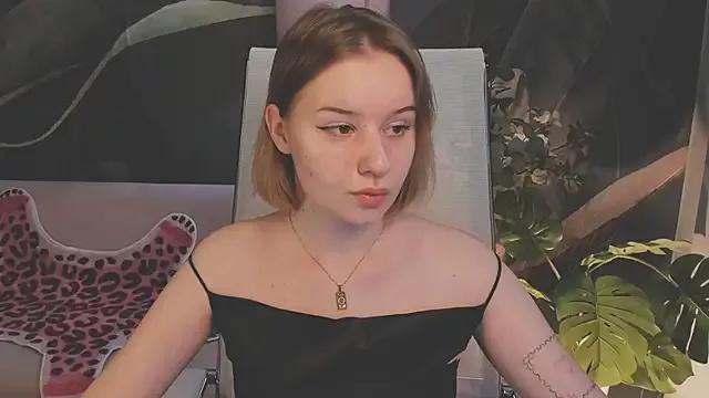 AdeleLoomis on StripChat 
