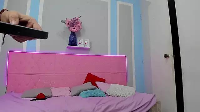 Amandacooper2 on StripChat 