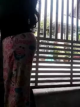 BigAssBee on StripChat 