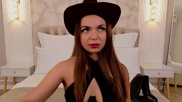 CamillaLarson on StripChat 