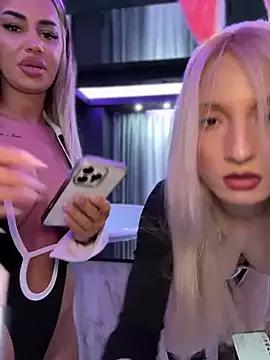 Ella_Charm on StripChat 