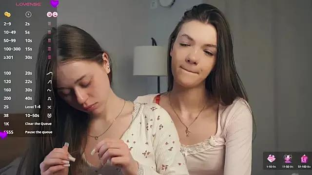 ElwynaBalle on StripChat 