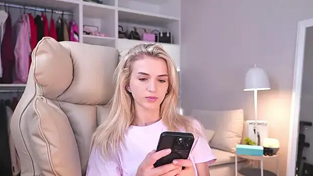 Entia on StripChat 