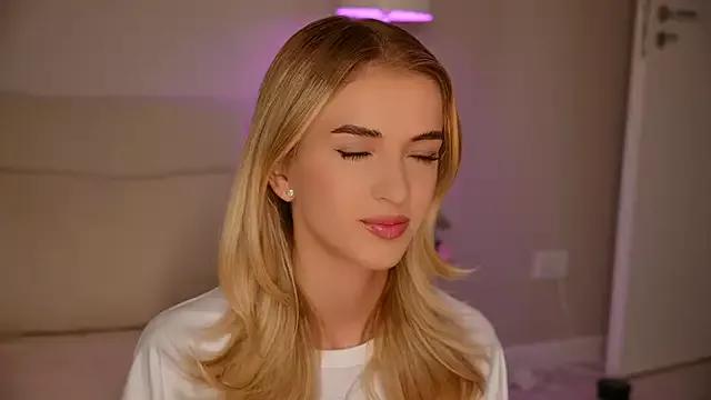 Entia on StripChat 