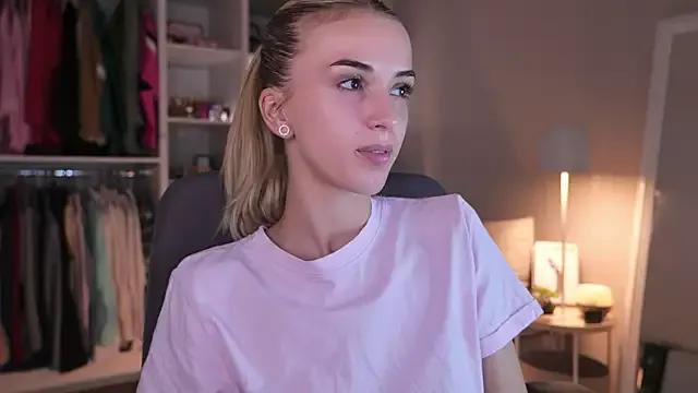 Entia on StripChat 