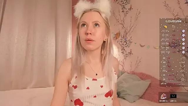 FreyaChambers on StripChat 