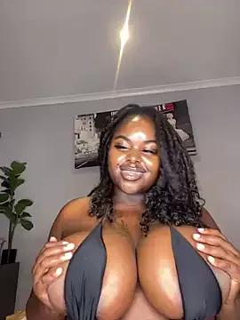 Honeycoco0211 on StripChat 