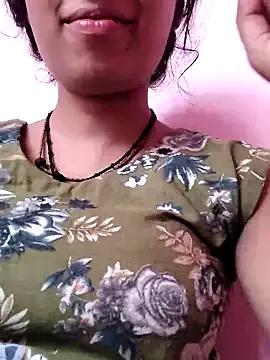 Hot-komall on StripChat 