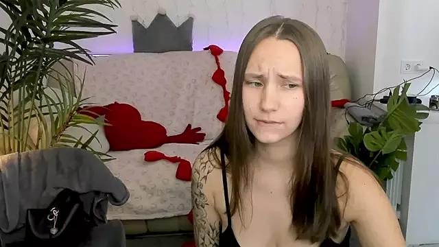 HotCaramellsTV on StripChat 