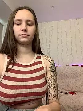 HotCaramellsTV on StripChat 