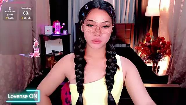 IamRaeganDolls69 on StripChat 