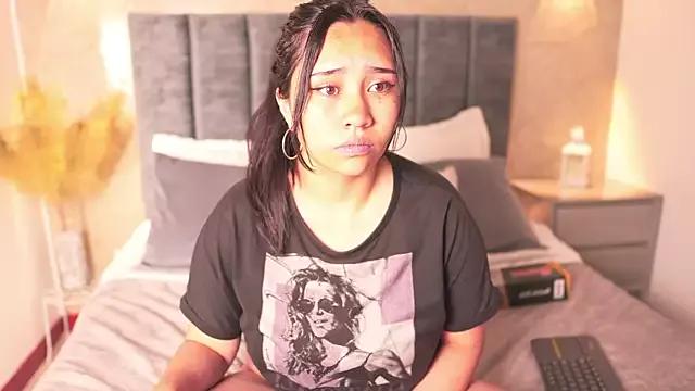 Karoll_Teyes on StripChat 