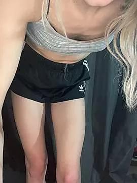 ladamoon on StripChat 