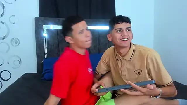 LatinsGuys25 on StripChat 