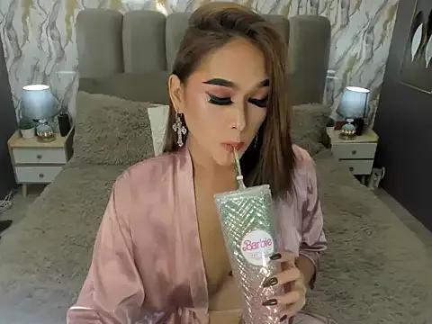 LegendaryNicole on StripChat 
