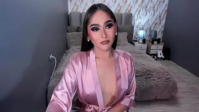 LegendaryNicole on StripChat 