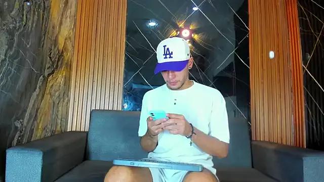 liam_genner_ on StripChat 