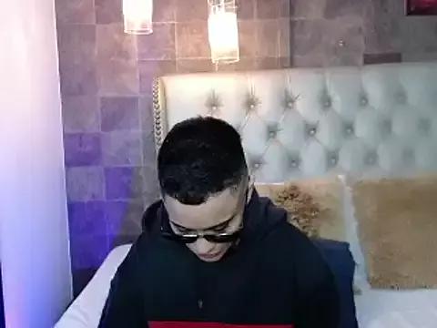 Liiamthompson on StripChat 