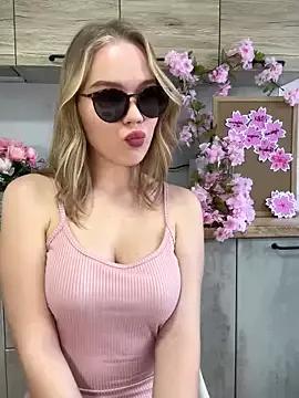 Little_Forest_ELF on StripChat 