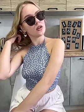 Little_Forest_ELF on StripChat 