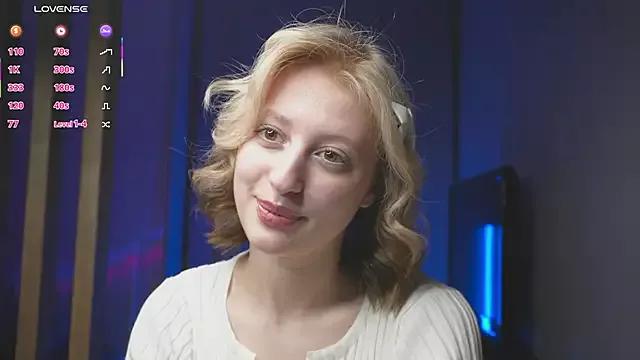 milasmiu on StripChat 