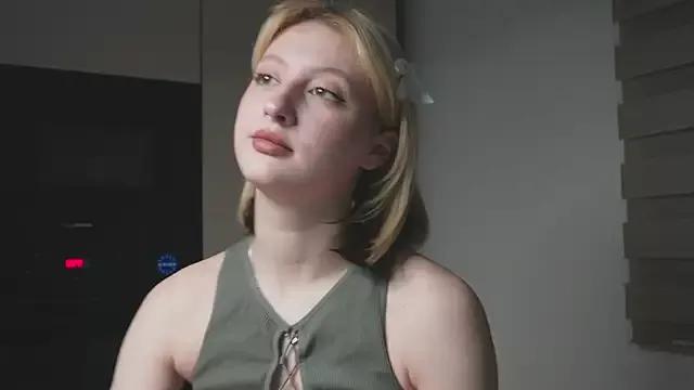 milasmiu on StripChat 