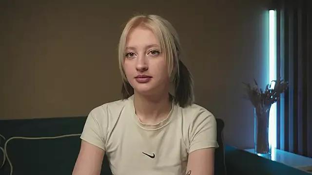 milasmiu on StripChat 