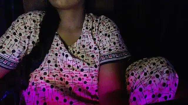 Moody_Maya on StripChat 