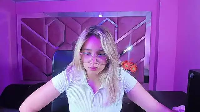 Olivia_Fox69 on StripChat 