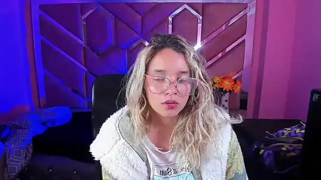 Olivia_Fox69 on StripChat 
