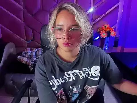 Olivia_Fox69 on StripChat 