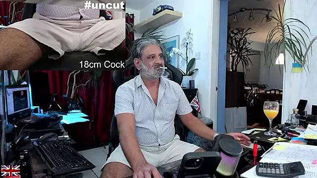 OnlineBossUK on StripChat 
