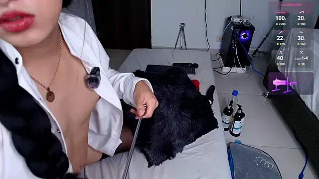 Playful_Adriana on StripChat 